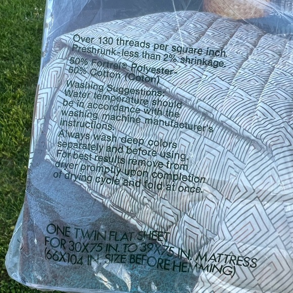 Burlington House Vintage Twin Flat Sheet Geometric Lines No Iron Muslin - Picture 8 of 8